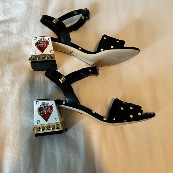 Gently preowned Dolce and Gabbana block heels with heart details! - Picture 8 of 10